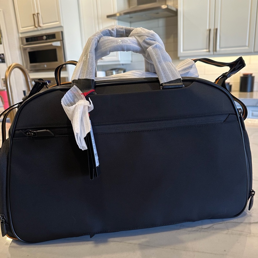 BNWT Tumi Black Maclaren Quantum  Travel Duffel Bag